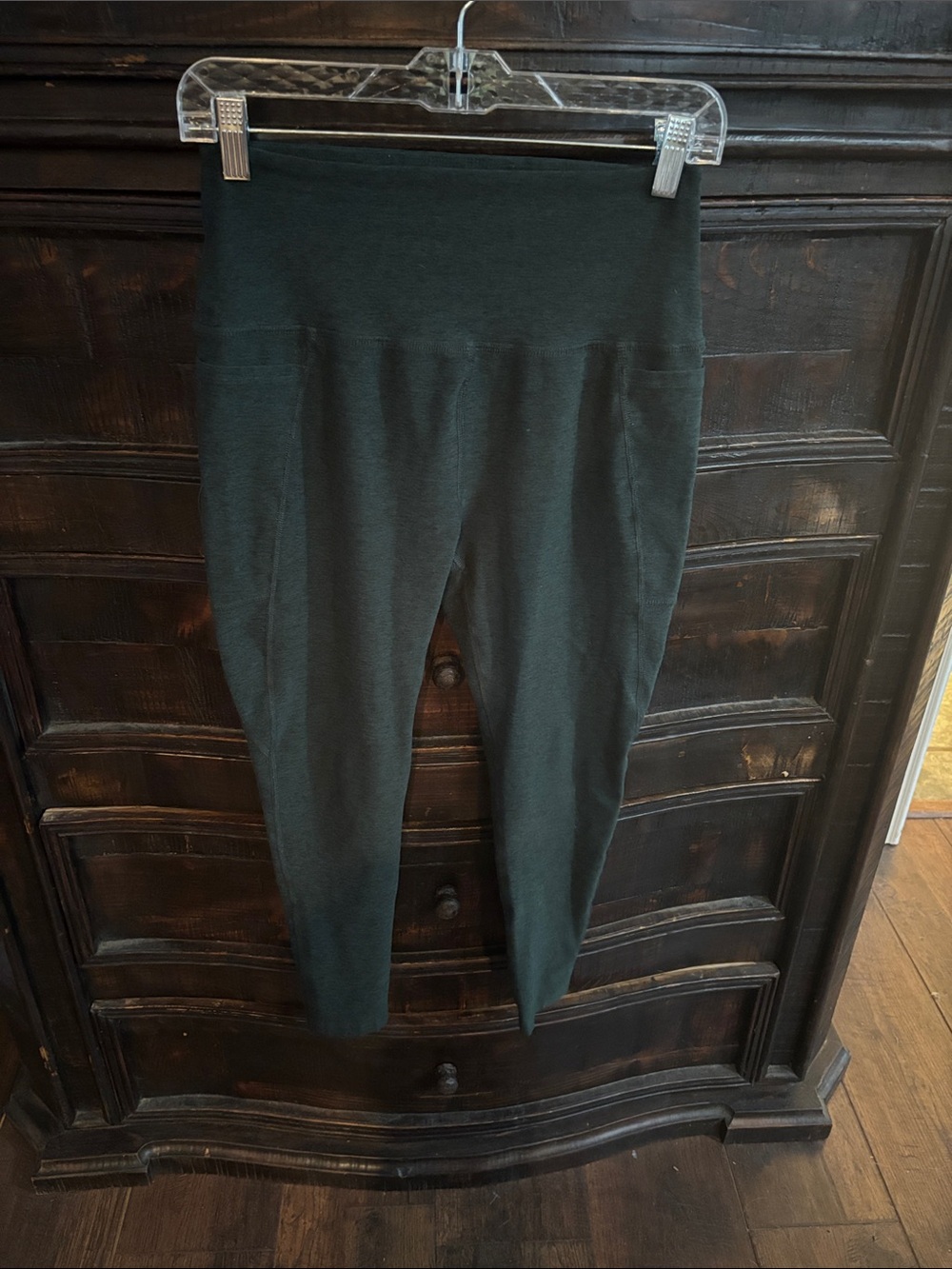 Beyond Yoga Spacedye Out of Pocket High Waisted Capri Leggings size L